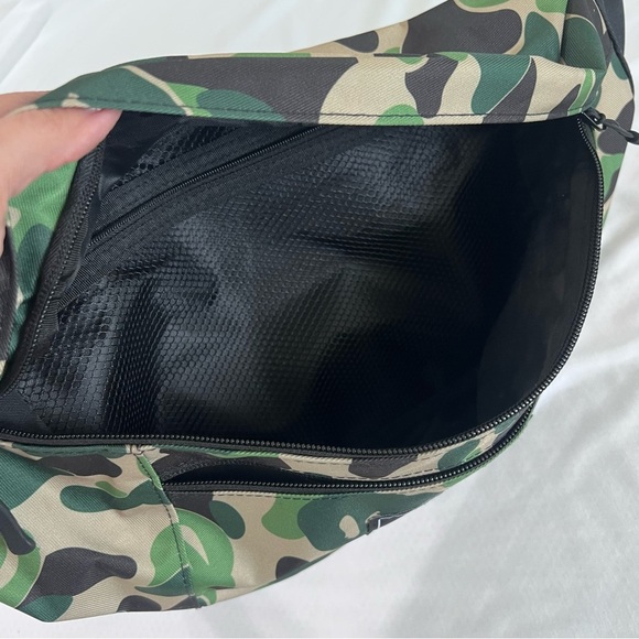 BAPE E-MOOK A Bathing Ape Waist Bag Green Fanny Pack Camo Crossbody Large - Picture 7 of 7